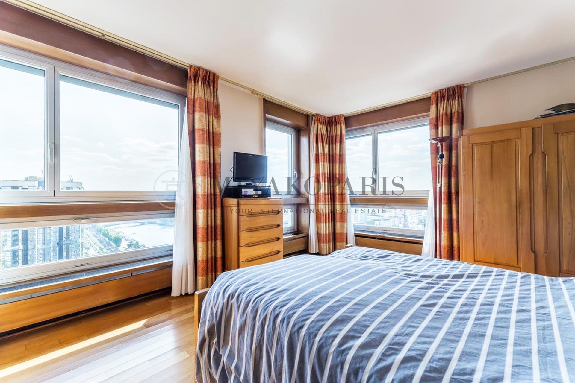 10_miyakoparis_frontdeseine_beaugrenelleparis_beaugrenelle_appartementfrontdeseine_appartementdarchitecte